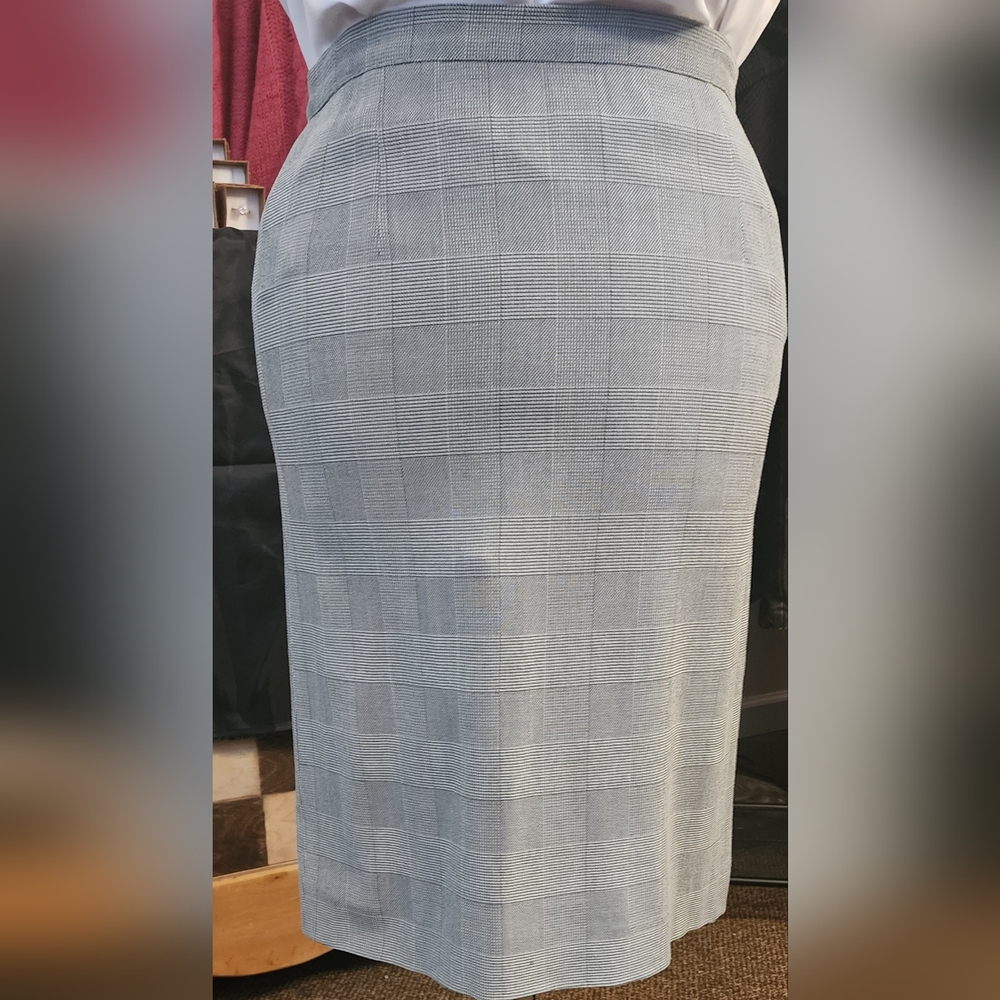 Georgio Armani Grey Plaid Pencil Skirt Fully Lined